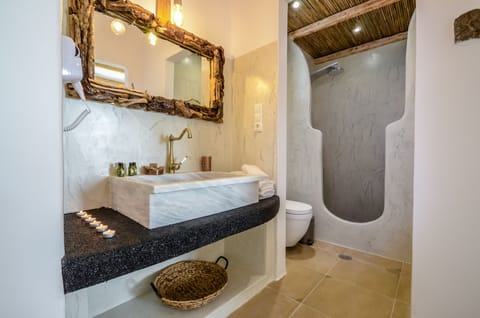 Perfectly combining traditional Cycladic style with modern design