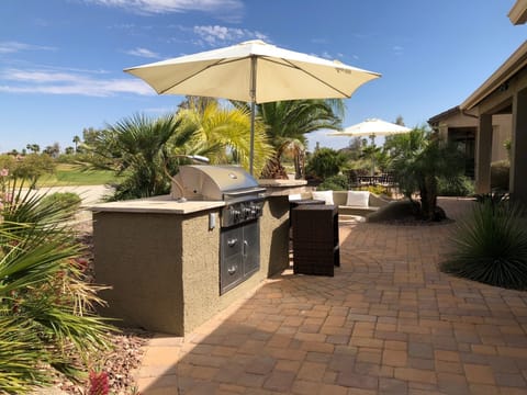 Bar-B-Que Island - Sitting for 4