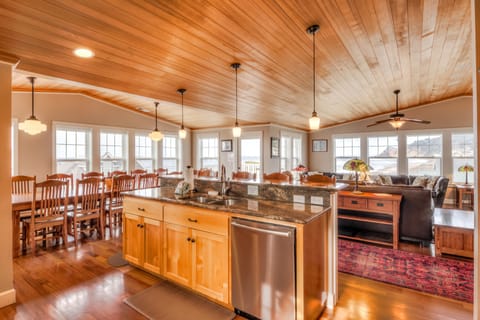 Kitchen with dishwasher