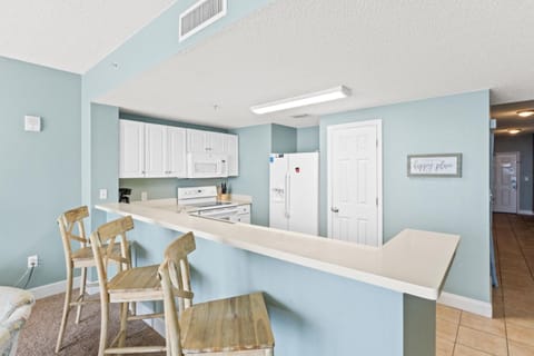 Kitchen with Breakfast Bar