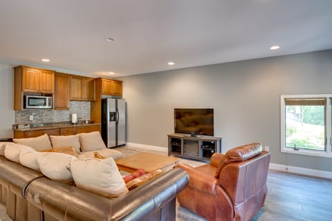 Downstairs Lounge area