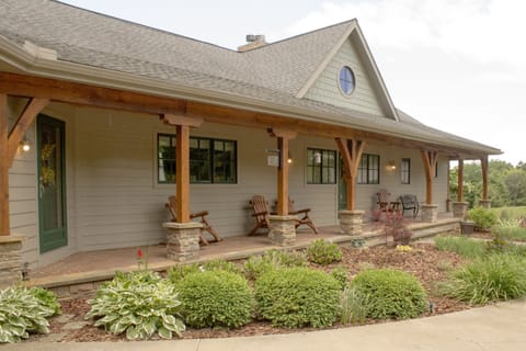 Whitetail Ridge Lodge
