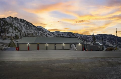 Garage Doors at Hellgate Complex