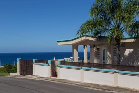 Welcome to Casa Ocean Breeze PR in beautiful Arecibo, Puerto Rico! Updated pictures are coming soon!