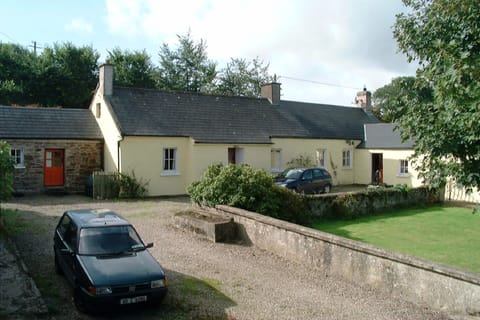 Keanes Cottage - entrance