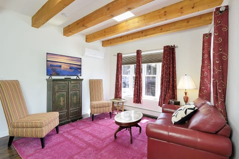 HDTV Smart TV with comcast cable