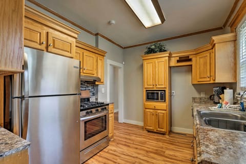 Kitchen | Cooking Basics | Dishware/Flatware