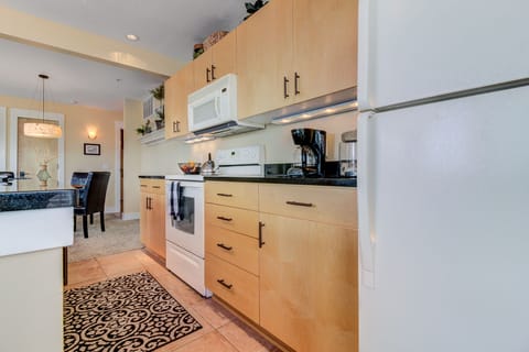 Well equipped kitchen allows you to prepare meals or enjoy take-out meals. 