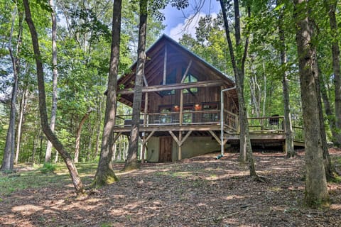 Leicester Vacation Rental | 1BR | 1BA | 708 Sq Ft | Stairs Required