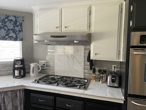 Lots of light and room to prepare and entertain