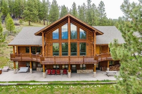 Elk Ridge Retreat on 80 Acres, Overlooking Cascade Lake