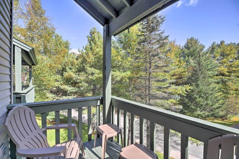 Private Balcony w/ Seating