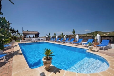 The villa can sleep up to 20 ( depending on guest list ).