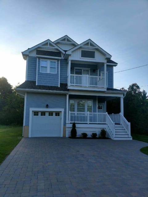 Starfish Cottage has plenty of off-street parking!