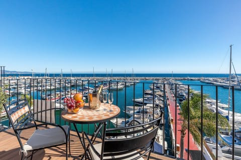 Book First Line Penthouse in Puerto Banus in Marbella 