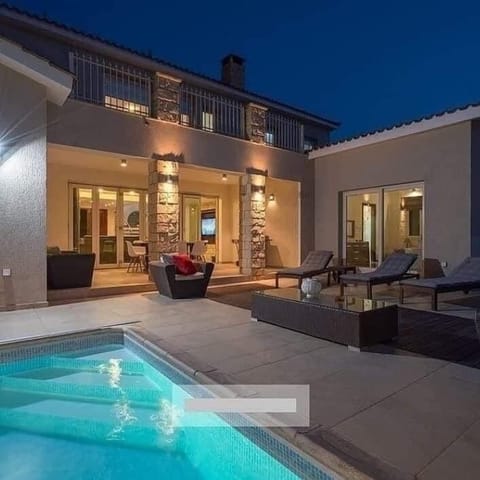Pool area