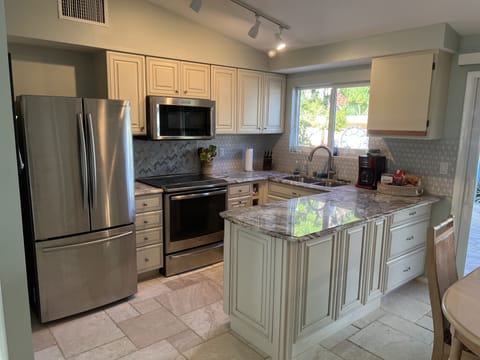 New kitchen and appliances