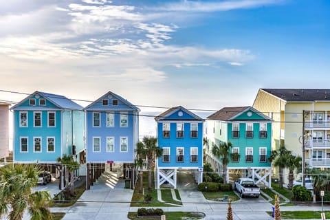View of ocean to the horizon. Lovely sunrises; hear waves crashing night. 