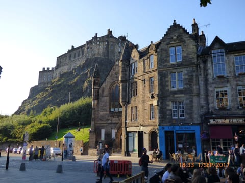 Top floor flat with views to the rear looking at Edinburgh Castle