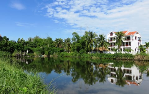 Tranquil Villa Tra Que