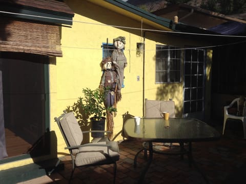 All season patio dining. If too much sun for ya, just open the shady umbrella.