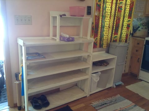 Upon entering, please remove your shoes and place in shoe rack.  Thanks!