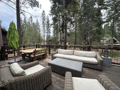 Backyard deck with plenty of space for outdoor eatings and social gatherings