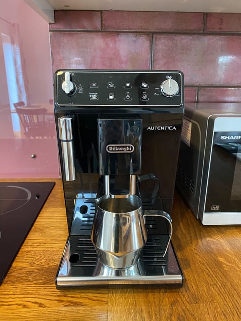 Bean to cup coffee machine (fresh beans provided)