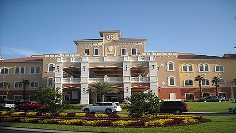 Luxury Resort Minutes from family fun