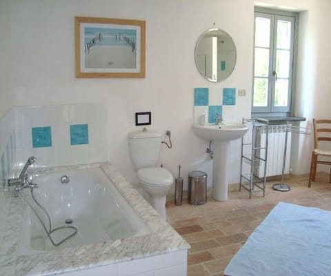 Master ensuite 1