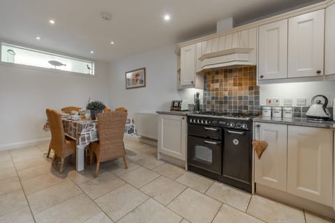 Ground floor: The kitchen diner has electric Range cooker