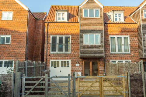 The Moorings, Wells-next-the-Sea: Stylish modern town house