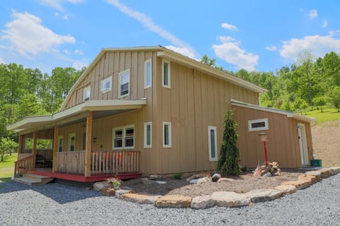 Hidden Ridge has been completely remodeled and very modern inside