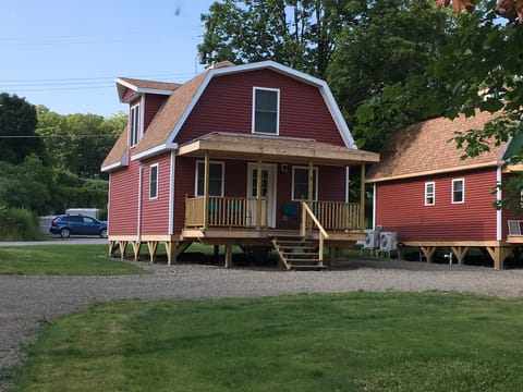 Brand new! Two identical cottages to stay in! 