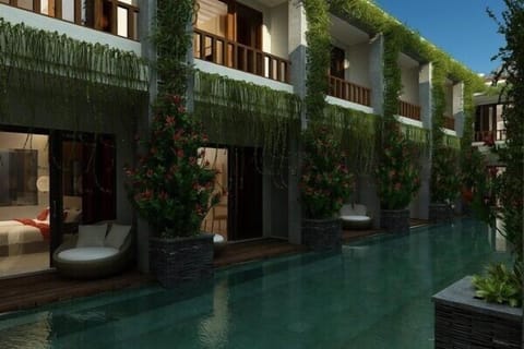 DeluxePoolAccess-Tonys Villas and Resort