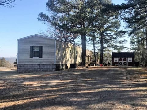 Rural setting with plenty of parking space