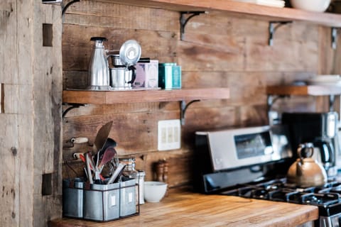 The Vesuviana vintage (50s) espresso maker is one of the many special details