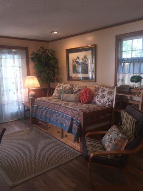 Daybed with storage below