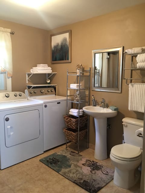 Bathroom/laundry 