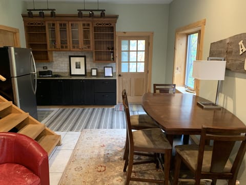 Dining table expandable with leaf up to 8