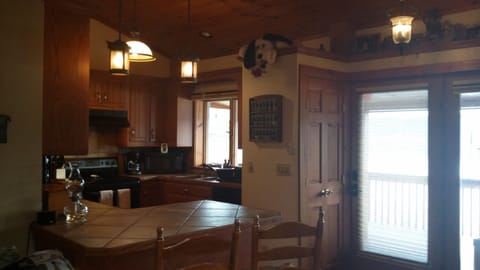 Kitchen area with Bar