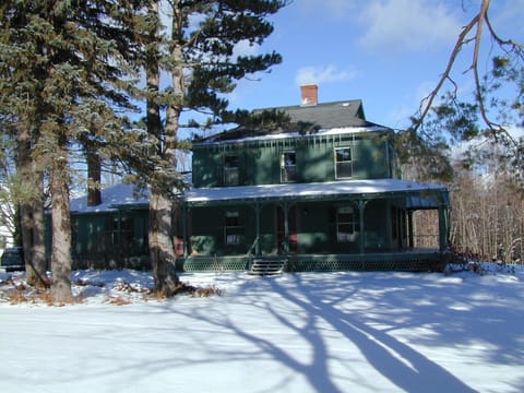 The Vermont House.  The Annex is the single story structure on the left.