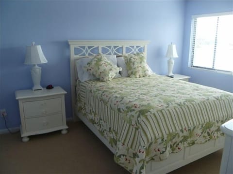 Master bedroom, light and bright