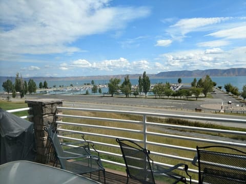 Relax and unwind with stunning marina views and peaceful mountain horizons from your private balcony.