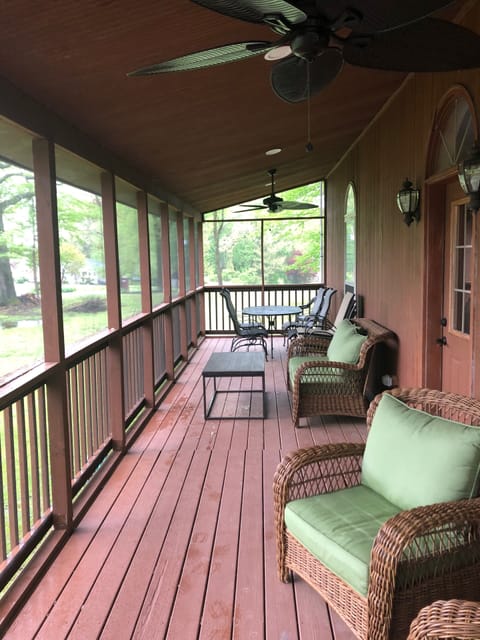 Large screened in porch. Led lights and ceiling fans