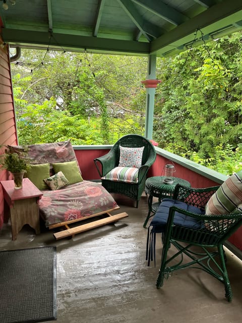 Futon & wicker chairs are good for naps or reading a book on a rainy afternoon. 