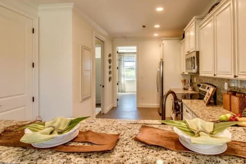 Seating for 4 at the Breakfast table