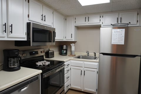 Appliance, Refrigerator, Microwave, Oven, Indoors
