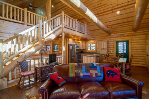 Building, Furniture, Couch, Indoors, Room