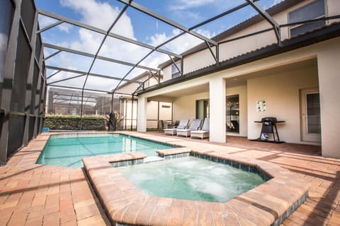 Tranquil Oasis: Enjoy moments of serenity in your private splash pool, where the soothing waters invite relaxation and rejuvenation amidst your own personal paradise.